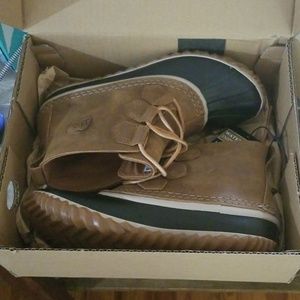 Sorel in and out boots
